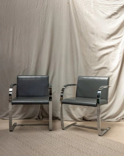 Jakob, la paire de fauteuils Brno N°532