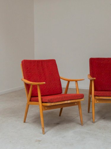 Jakob, la paire de fauteuils en bois et tissu rouge N°785