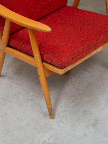 Jakob, la paire de fauteuils en bois et tissu rouge N°785
