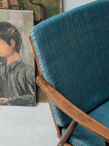 Jakob, le fauteuil bleu en bois N°428