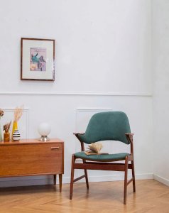 Jakob, the blue armchair No. 678