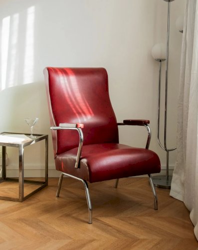 Jakob, le fauteuil chromé en simili cuir rouge N°833