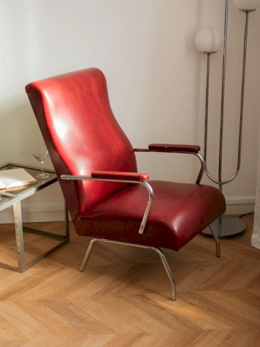 Jakob, le fauteuil chromé en simili cuir rouge N°833