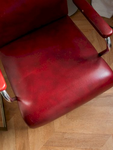 Jakob, le fauteuil chromé en simili cuir rouge N°833