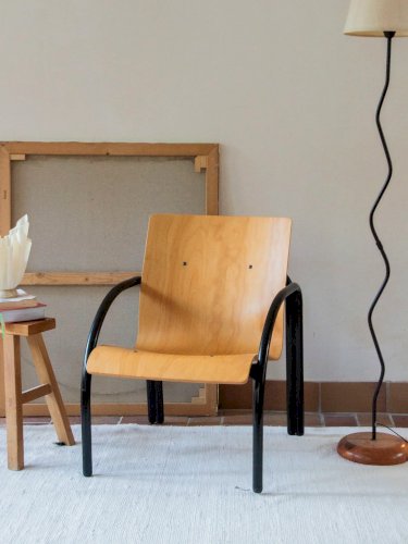 Jakob, le fauteuil en bois et métal N°695