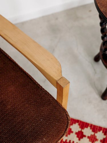 Jakob, le fauteuil en bois N°93