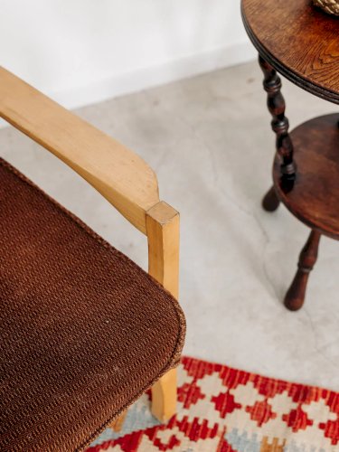 Jakob, le fauteuil en bois N°93