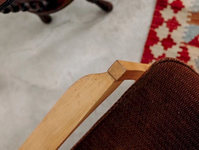 Jakob, le fauteuil en bois N°93