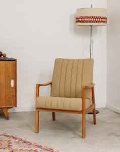 Jakob, le fauteuil en bois N°94