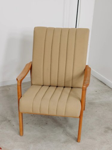Jakob, le fauteuil en bois N°94