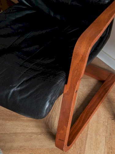 Jakob, le fauteuil en cuir et bois N°547