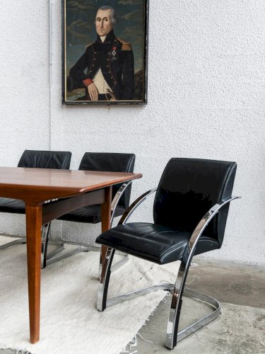 Jakob, le fauteuil en cuir N°76