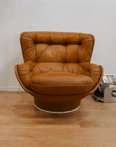 Jakob, le fauteuil en cuir pivotant N°860
