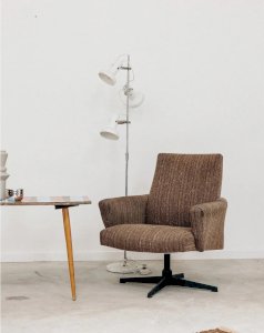 Jakob, the wool armchair No. 63