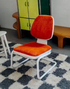 Jakob, the metal armchair No. 250