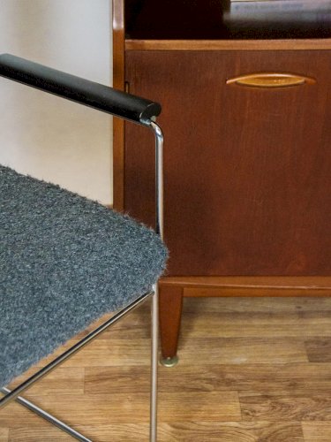 Jakob, le fauteuil en métal N°269