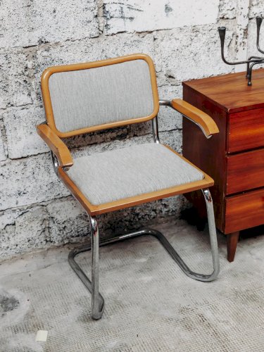 Jakob, le fauteuil en métal N°346