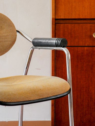 Jakob, le fauteuil en métal N°462