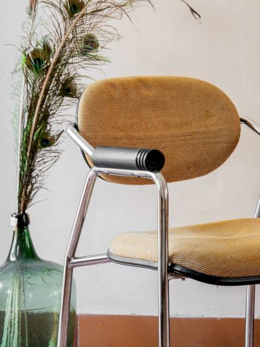 Jakob, le fauteuil en métal N°462