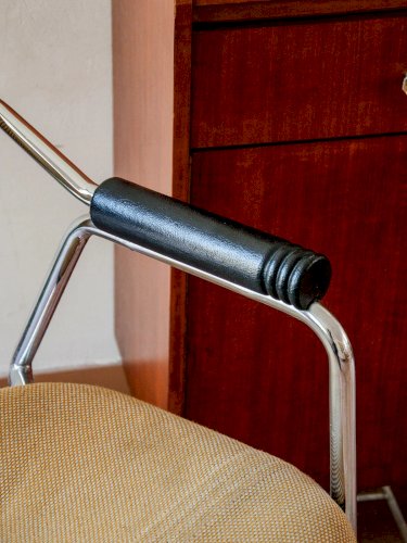 Jakob, le fauteuil en métal N°462