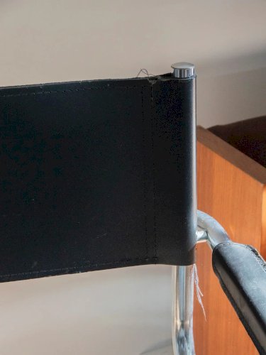 Jakob, le fauteuil en métal N°637