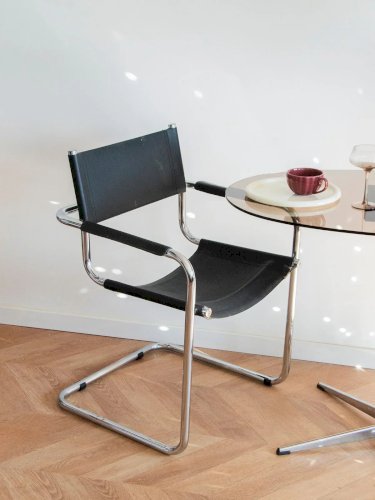 Jakob, le fauteuil en métal N°638