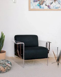 Jakob, the plexiglass armchair No. 652