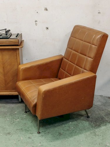 Jakob, le fauteuil en simili-cuir N°565