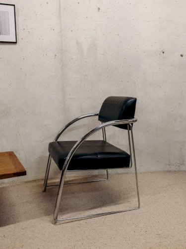 Jakob, le fauteuil en simili cuir N°691