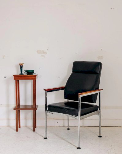 Jakob, le fauteuil en similicuir N°18