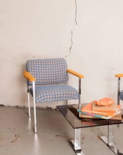 Jakob, le fauteuil en tissu bouclette N°70