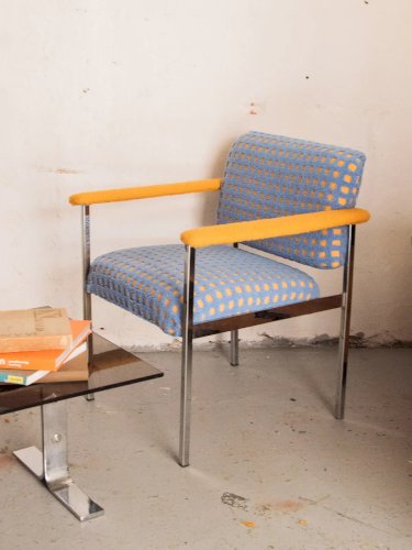 Jakob, le fauteuil en tissu bouclette N°70