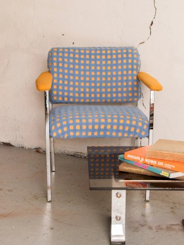 Jakob, le fauteuil en tissu bouclette N°70