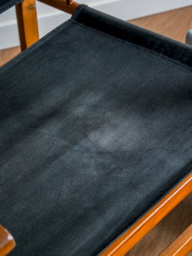 Jakob, le fauteuil en tissu et bois N°517