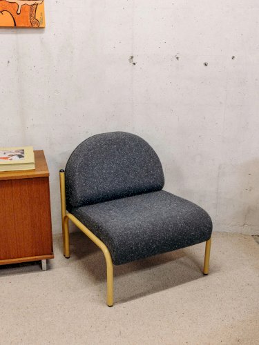 Jakob, le fauteuil en tissu gris N°689