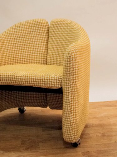 Jakob, le fauteuil en tissu jaune N°587