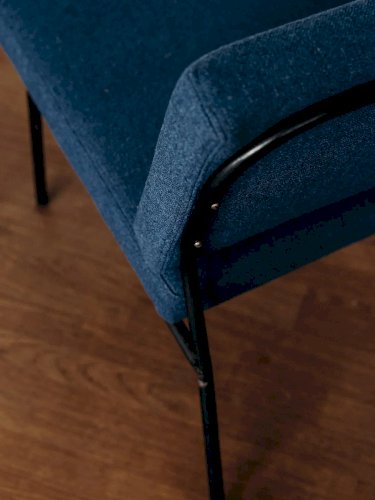 Jakob, le fauteuil en tissu N°220