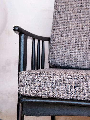 Jakob, le fauteuil en tissu N°654