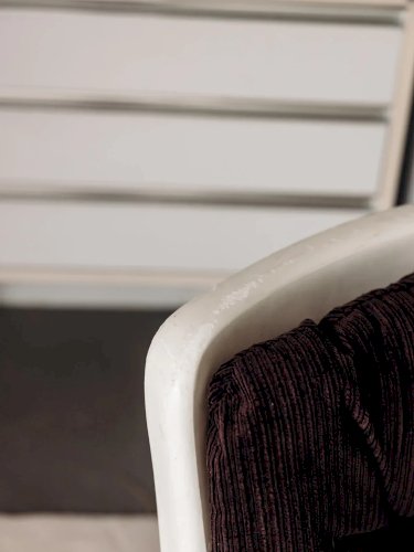 Jakob, le fauteuil en velours côtelé N°159