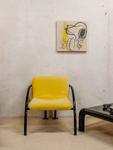 Jakob, le fauteuil en velours jaune N°690