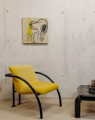 Jakob, le fauteuil en velours jaune N°690