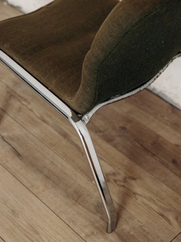 Jakob, le fauteuil kaki N°252