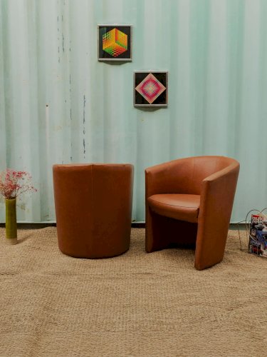 Jakob, le fauteuil marron en simili cuir N°729