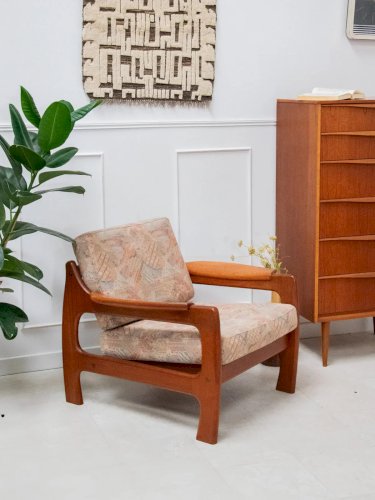 Jakob, le fauteuil Niels Bach en bois N°657