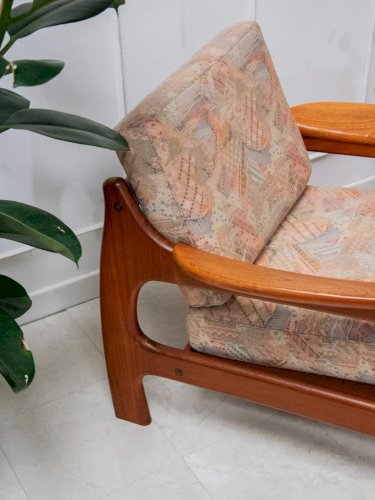 Jakob, le fauteuil Niels Bach en bois N°657