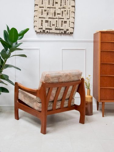 Jakob, le fauteuil Niels Bach en bois N°657