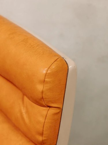 Jakob, le fauteuil orange en simili N°559