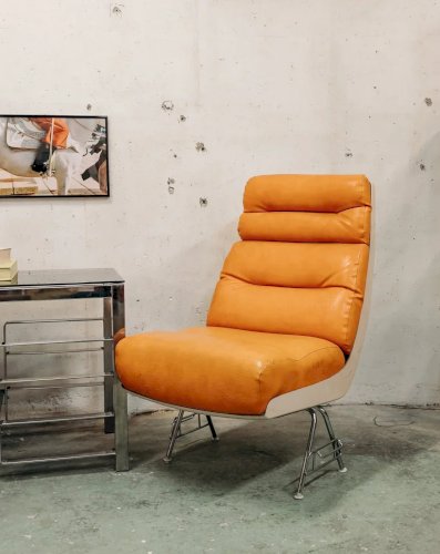 Jakob, le fauteuil orange en simili N°559