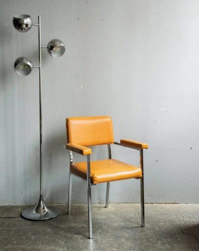 Jakob, le fauteuil orange en simili N°671