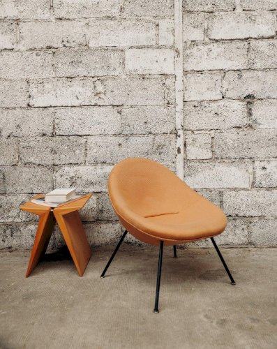 Jakob, le fauteuil orange en tissu N°286